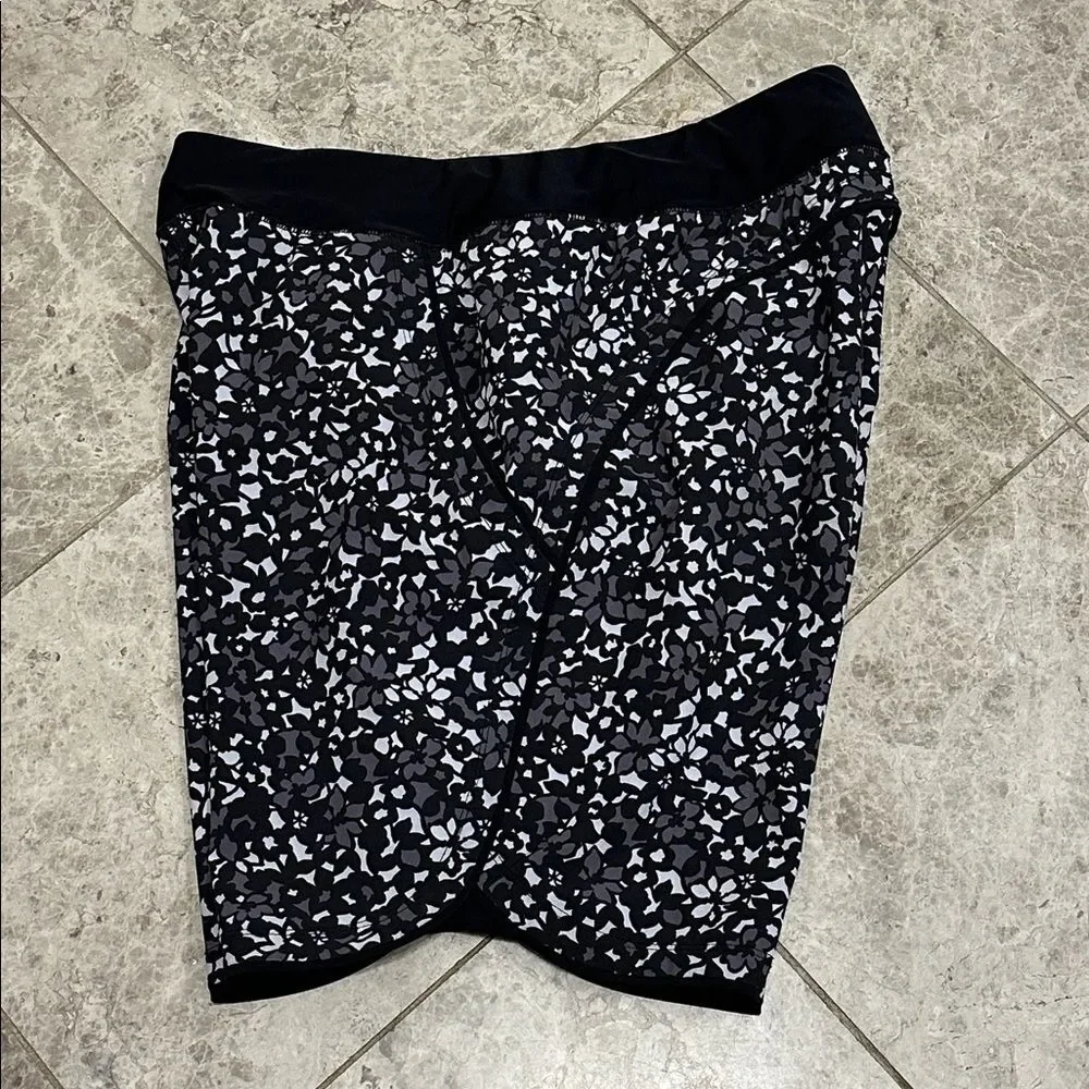 Lands End 9” Board Shorts Sunshade Black Gray Floral Size 10